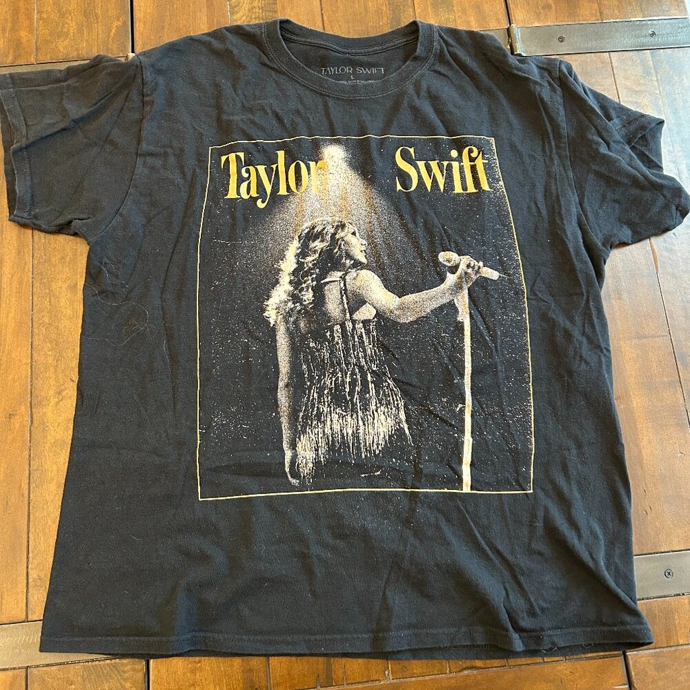 Official Taylor Swift T-Shirt